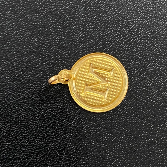 22k Gold "M" Pendant - Picture 2 of 4
